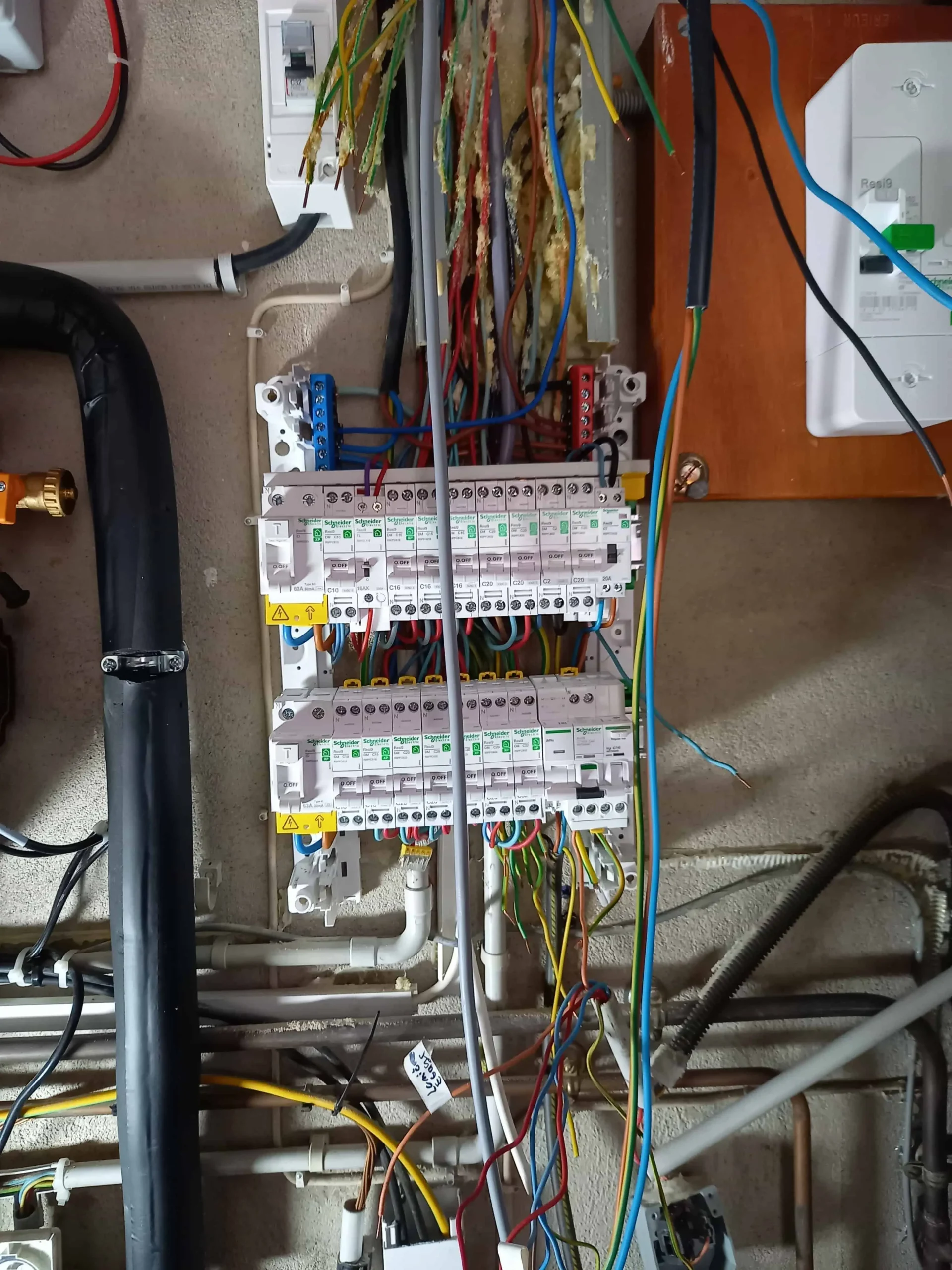 Electricien Lespignan - Climatisations - Arnaud Poveda